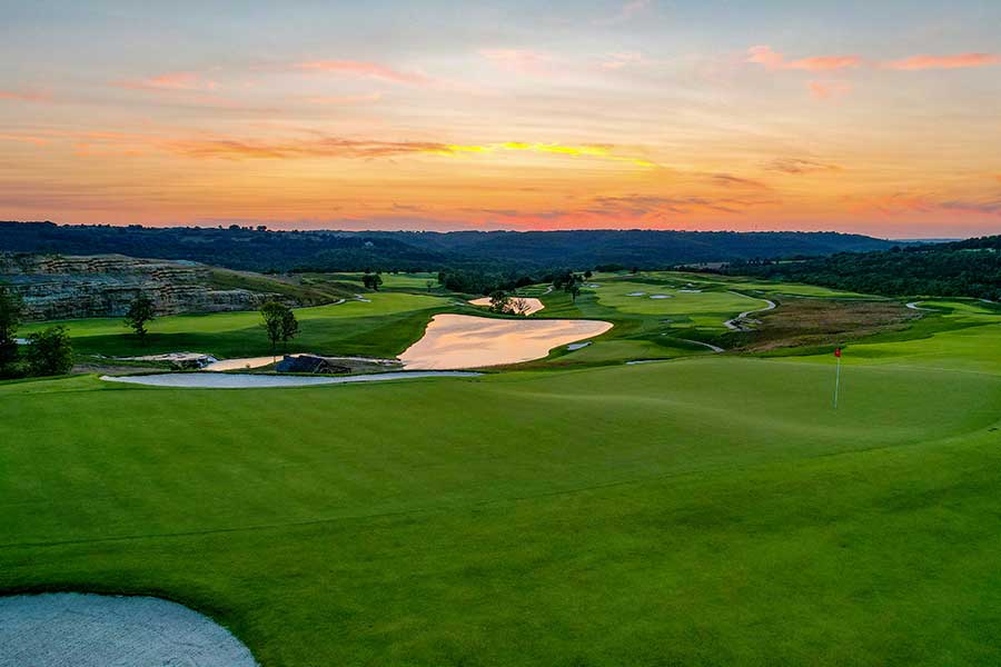 Sunset over the 15th hole at Payne's Valley